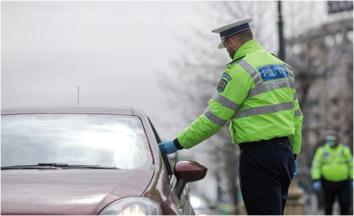 "Recoltă" bogată a Poliţiei Rutiere. Aproape 800 de permise de conducere reținute în ultimele 24 de ore "Recoltă" bogată a Poliţiei Rutiere. Aproape 800 de permise de conducere reținute în ultimele 24 de ore