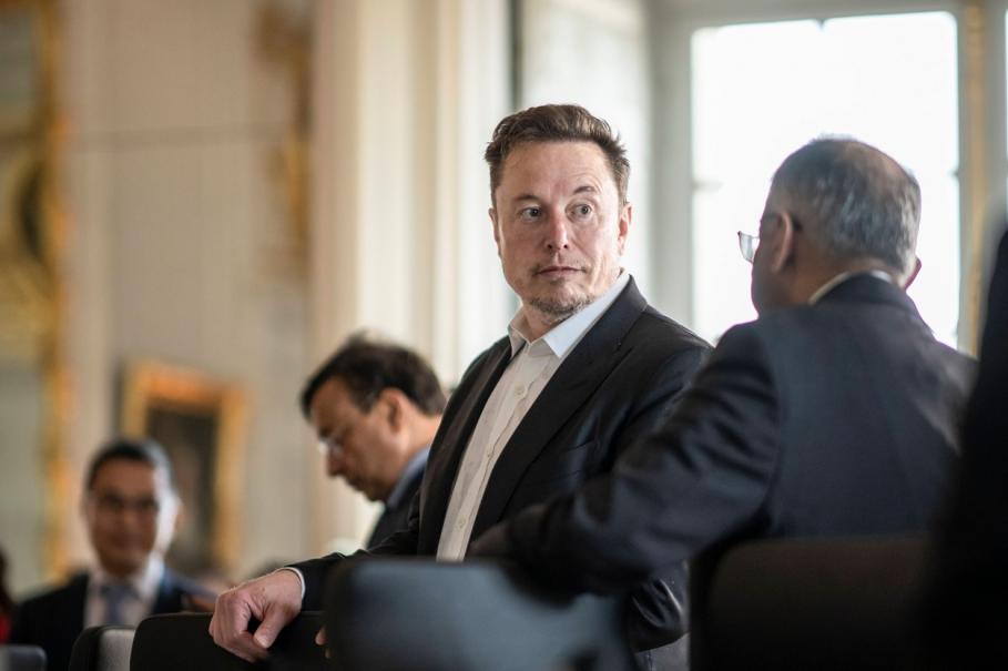 Elon Musk ar urma să viziteze China în această săptămână, pentru prima oară în 3 ani. Va vizita fabrica Tesla din Shanghai Elon Musk ar urma să viziteze China în această săptămână, pentru prima oară în 3 ani. Va vizita fabrica Tesla din Shanghai