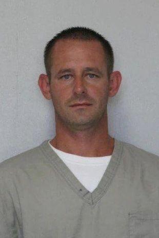 Cadavrele din casa groazei, identificate: soţia, copiii criminalului şi cele două tinere dispărute