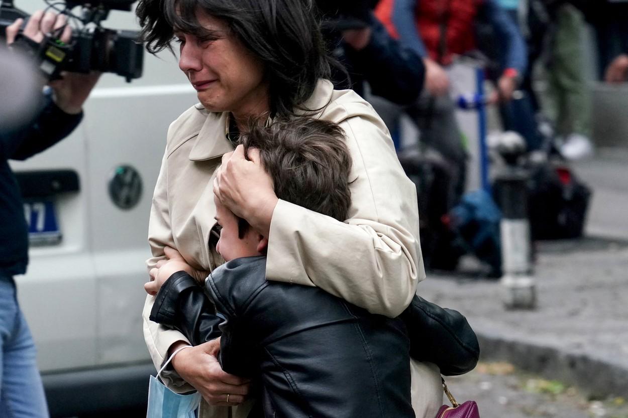 Filmul atacului armat de la şcoala din Belgrad, soldat cu 9 morţi