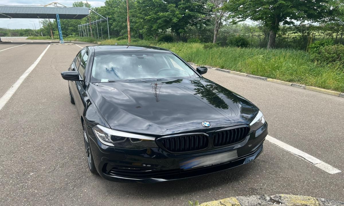Român de 40 de ani, prins la volanul unui BMW de lux furat din Norvegia. Se bucurase că a plătit cu 10.000 de euro mai puțin când a cumpărat-o