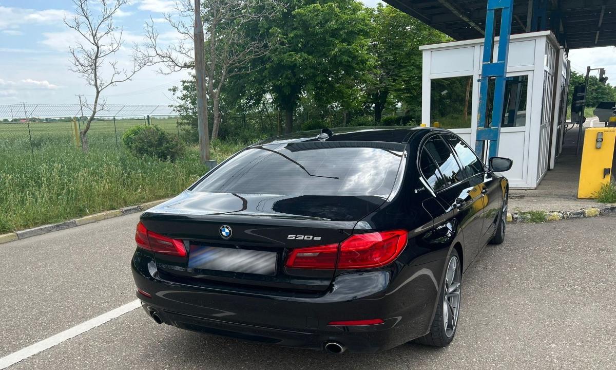 Român de 40 de ani, prins la volanul unui BMW de lux furat din Norvegia. Se bucurase că a plătit cu 10.000 de euro mai puțin când a cumpărat-o