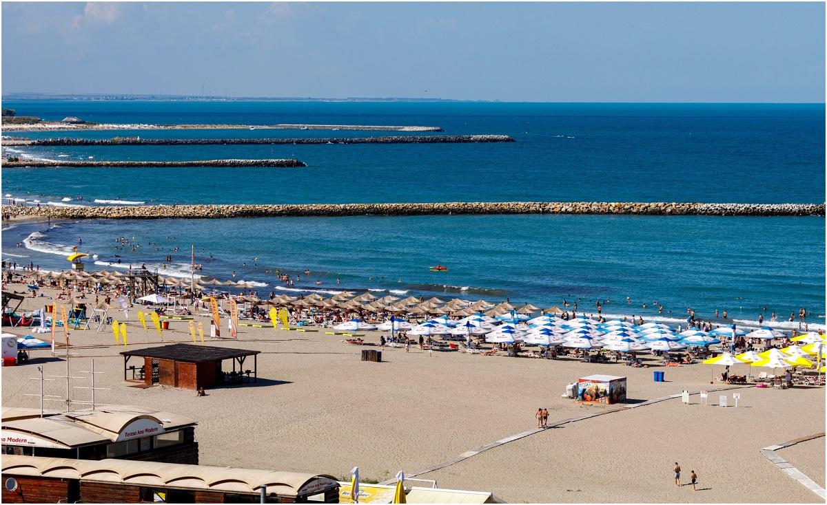 Minivacanţa de Rusalii 2023: Peste 70.000 de turişti sunt aşteptaţi pe Litoral. De la ce preț pornește o cazarea în cea mai populară stațiune Minivacanţa de Rusalii 2023: Peste 70.000 de turişti sunt aşteptaţi pe Litoral. De la ce preț pornește o cazarea în cea mai populară stațiune
