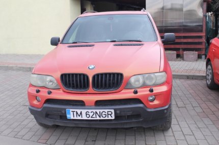 BMW X5 scos la licitație de ANAF