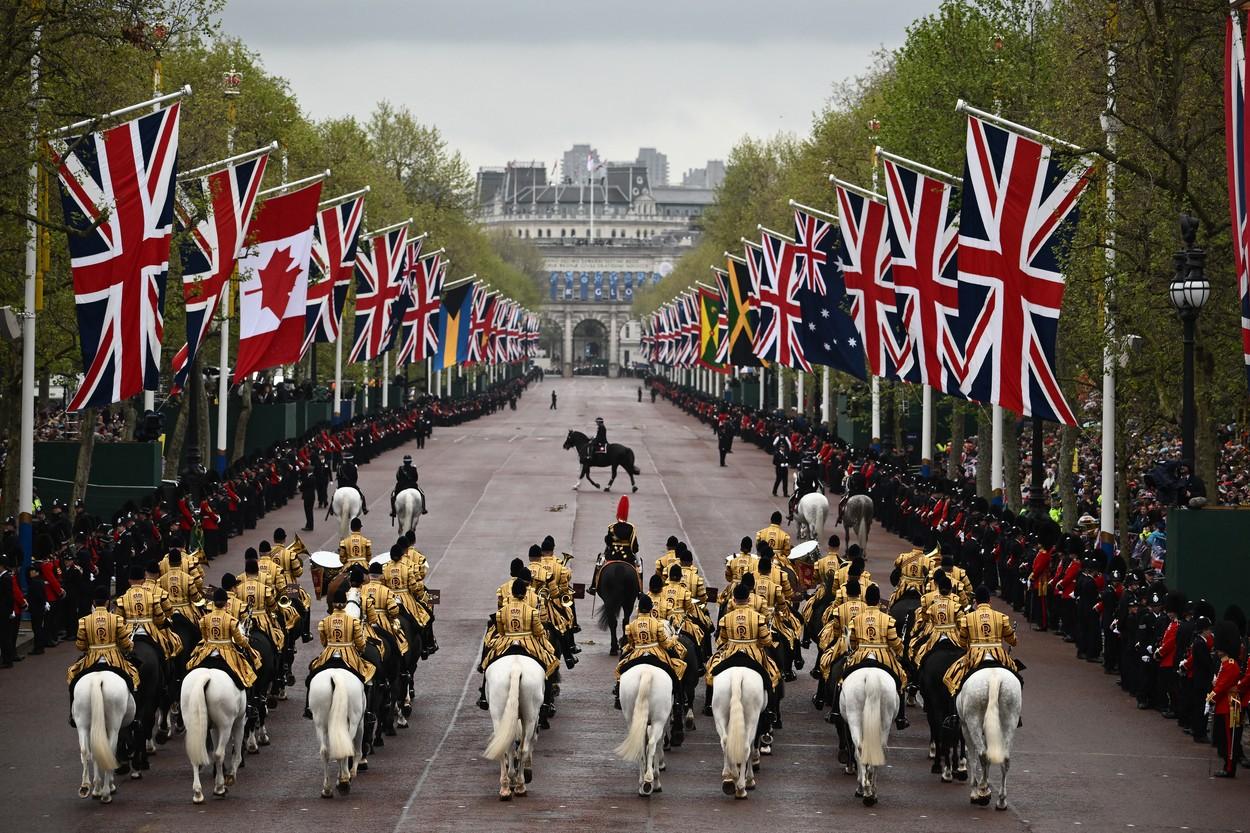 Regele Charles al III-lea, încoronat azi la Londra. Ceremonia istorică este transmisă într-o ediţie specială Observator, pe Antena 1