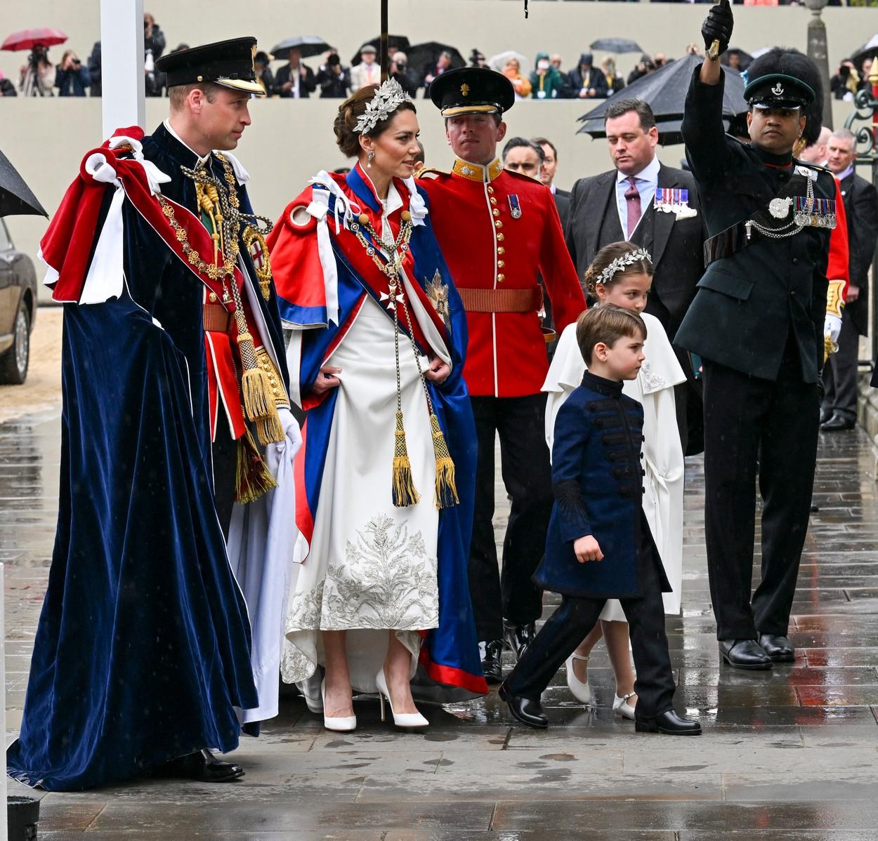 Prinţul Louis a furat toate privirile la Încoronarea Regelui Charles. Fiul lui William, spectacol în timpul ceremoniei de la Westminster Abbey