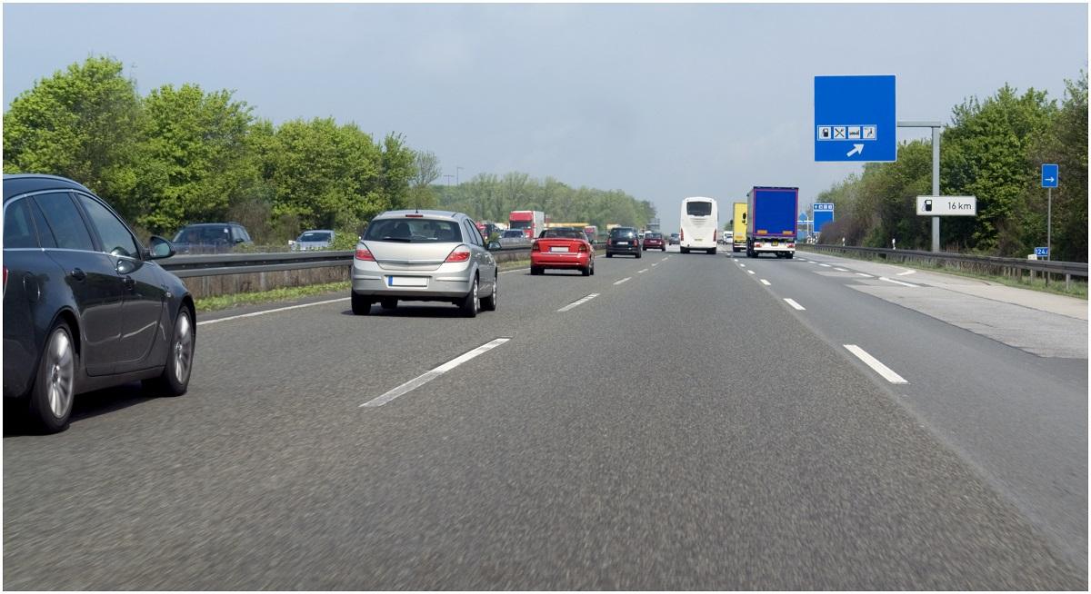 Un român și-a uitat soția pe o autostradă din Germania, după ce s-au oprit într-o parcare pentru a merge la toaletă Un român și-a uitat soția pe o autostradă din Germania, după ce s-au oprit într-o parcare pentru a merge la toaletă