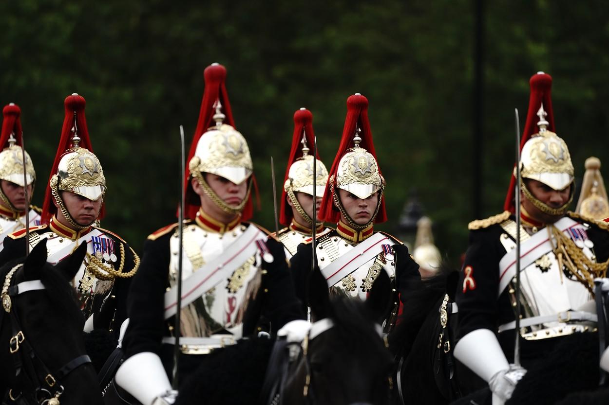 Trooping the Colour, prima paradă aniversară pentru Regele Charles al III-lea, are loc astăzi la Londra