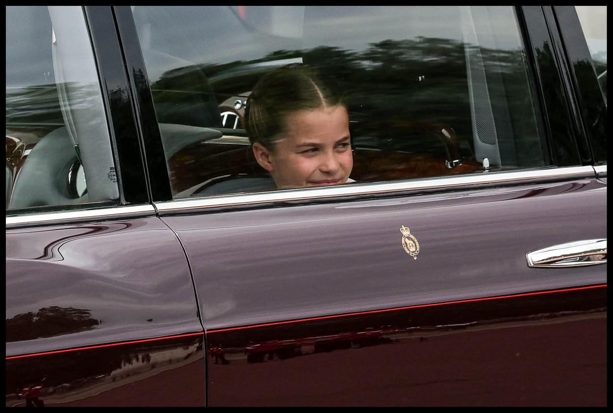 Trooping the Colour, prima paradă aniversară pentru Regele Charles al III-lea, are loc astăzi la Londra