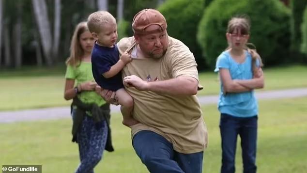 Un bărbat şi-a dat viaţa pentru a-şi salva fiica de la înec, în SUA. A lăsat în urmă 13 copii