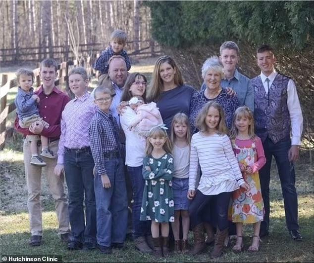 Un bărbat şi-a dat viaţa pentru a-şi salva fiica de la înec, în SUA. A lăsat în urmă 13 copii