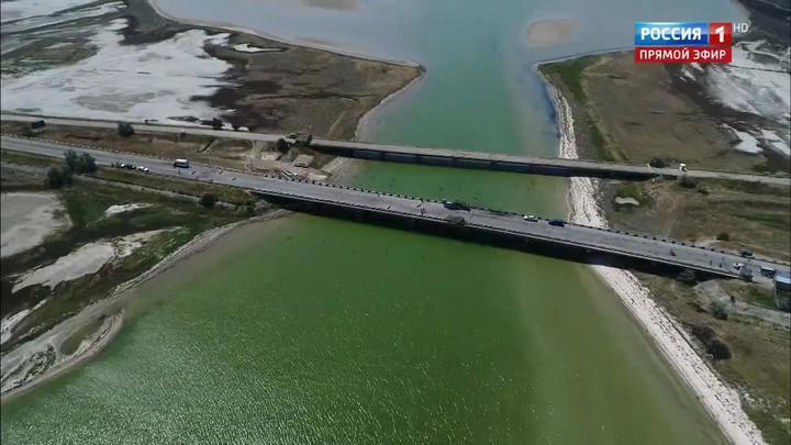 Poarta spre Crimeea, avariată. Un pod dintre Crimeea și regiunea Herson, lovit de ucraineni ccu rachete Storm Shadow