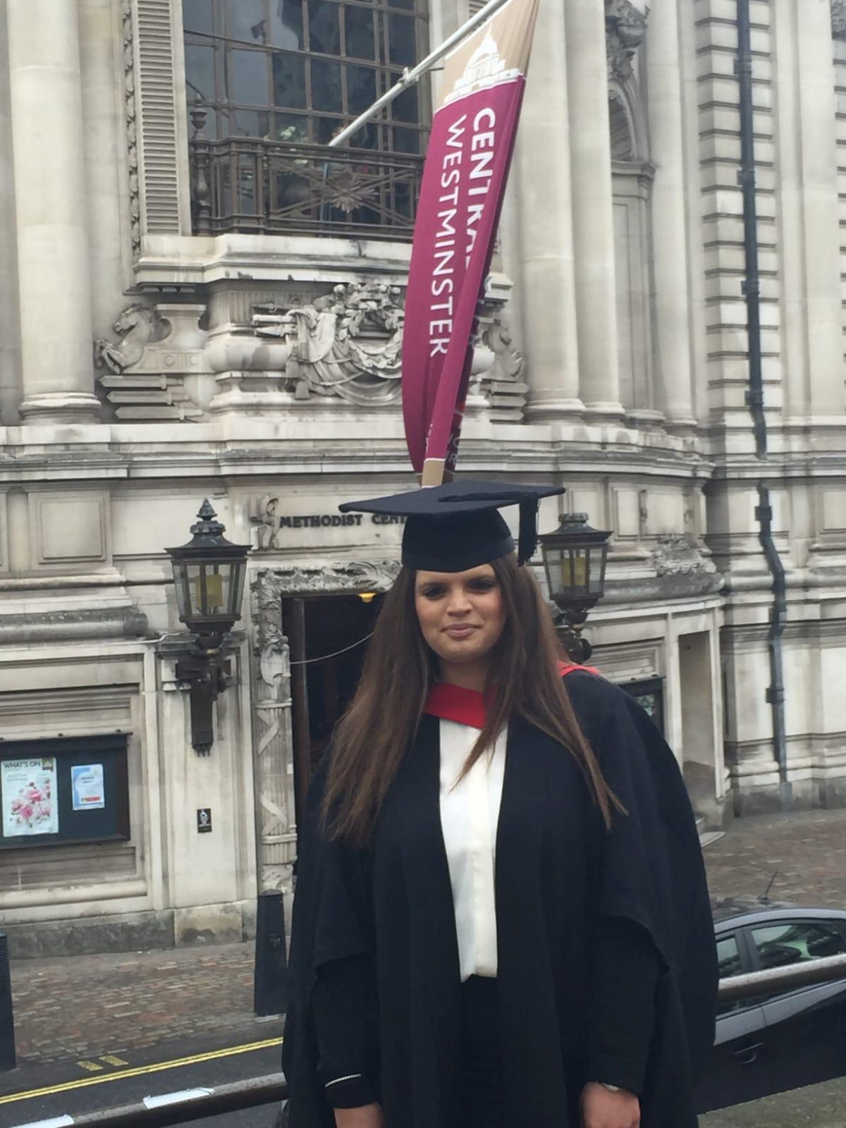 Ultimele cuvinte pe care o tânără mamă din UK le-a spus înainte să moară, după ce soţul ei a împins-o de pe o stâncă