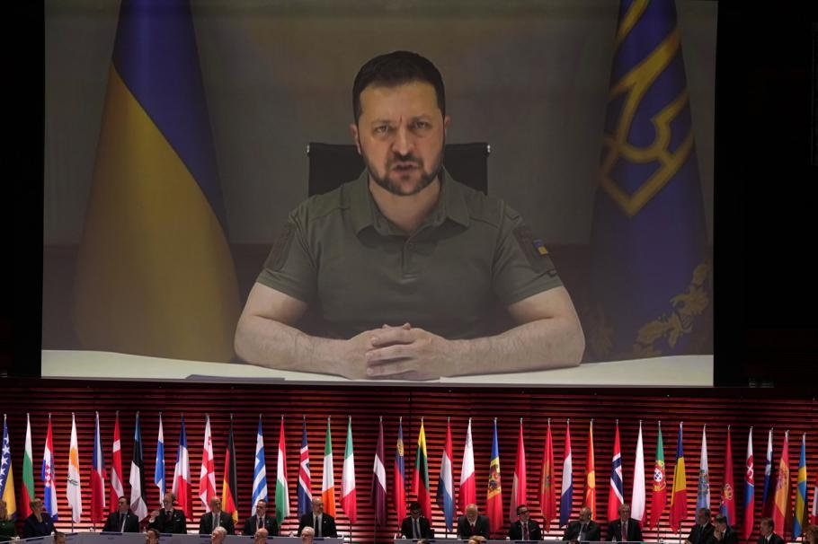 Zelenski: "Ucraina e pregătită să lanseze contraofensiva pentru recucerirea teritoriilor" Zelenski: "Ucraina e pregătită să lanseze contraofensiva pentru recucerirea teritoriilor"