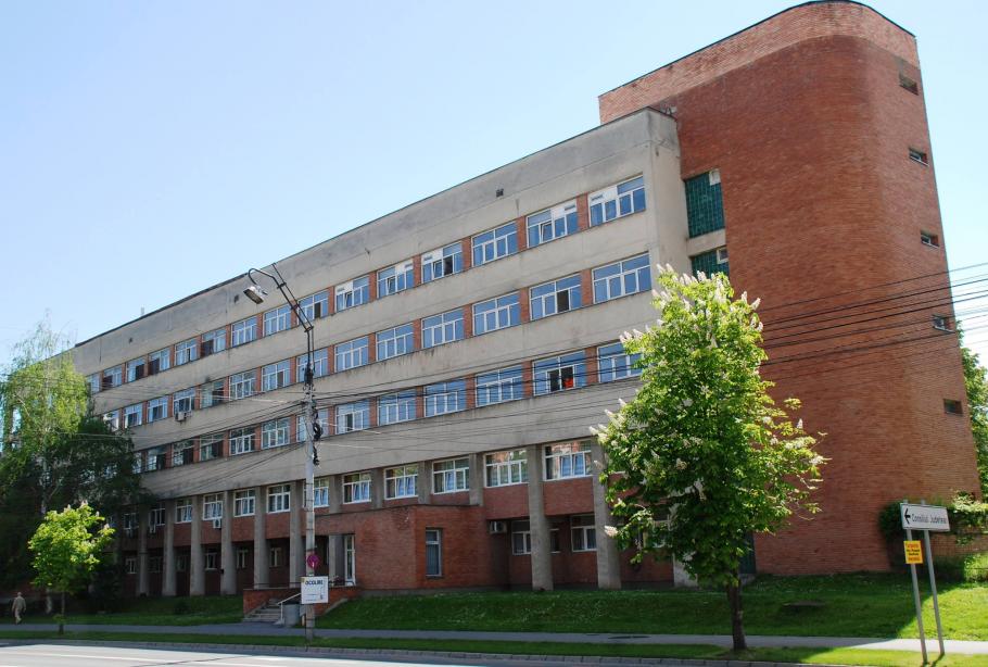 Un pacient a căzut de la etajul 3 al Spitalului Județean Sibiu Un pacient a căzut de la etajul 3 al Spitalului Județean Sibiu