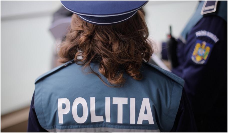 Gest extrem. O femeie a amenințat că se aruncă de la etajul al patrulea al unui bloc Mureş. A fost convinsă de negociatorul Poliţiei să renunțe Gest extrem. O femeie a amenințat că se aruncă de la etajul al patrulea al unui bloc Mureş. A fost convinsă de negociatorul Poliţiei să renunțe
