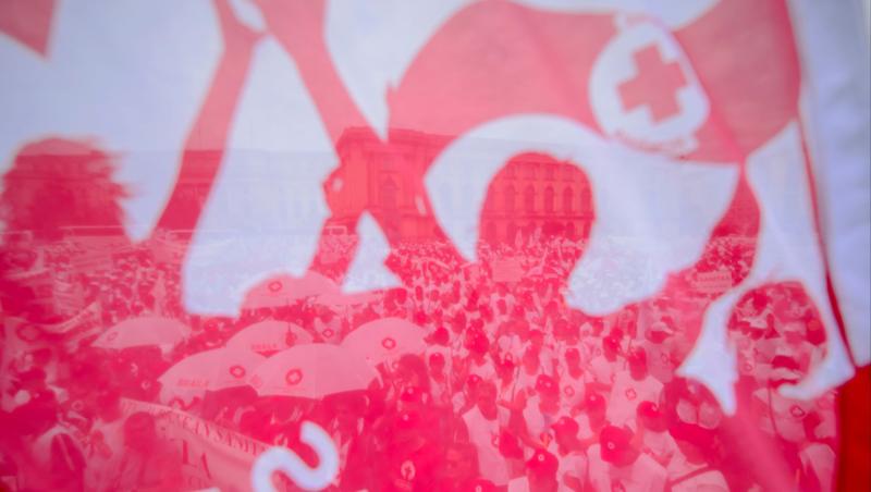 Sindicaliştii SANITAS intră în grevă japoneză: "Nu mai acceptăm jumătăţi de măsură". Greviştii cer deblocarea posturilor şi aplicarea grilei de salarizare