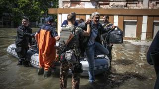 Macron: Ucraina va primi ajutor "în următoarele ore" pentru a face față dezastrului cauzat de distrugerea barajului Kahovka