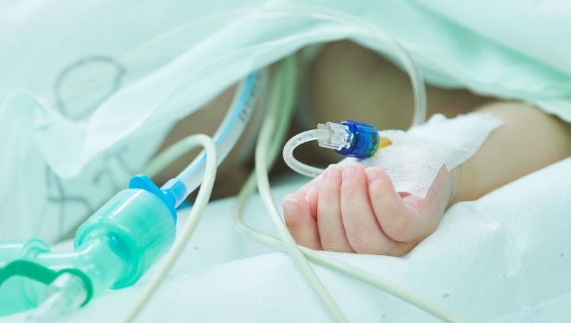 A murit copilașul de nici 2 ani din Timiș care s-a înecat în curtea casei, într-un puț de apă