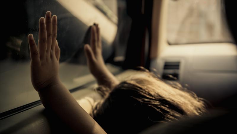 O fetiță de un an, găsită moartă în mașina tatălui, în Italia. Bărbatul, care este polițist, a uitat să o lase la creșă