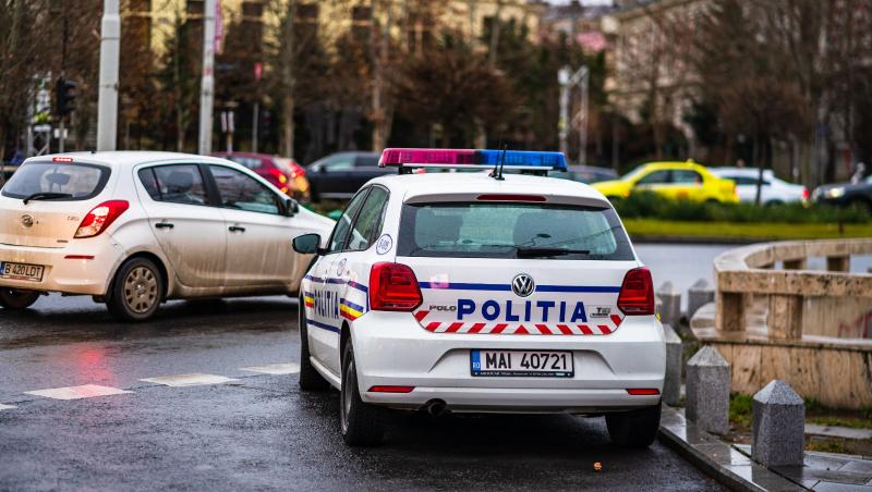 Doi bărbaţi acuzaţi că vindeau droguri copiilor, arestaţi în urma unor percheziţii, în Mureş