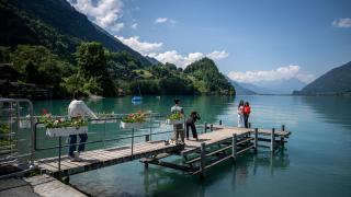 Un sătuc din Elveţia, luat cu asalt de turişti după serialul Crash Landing on You: reacţia unei femei venite de la 11.000 de km. De ce se plâng totuşi localnicii
