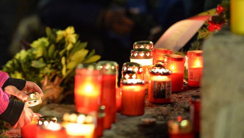 Sătulă de umilință, o femeie care și-a pierdut copilul de 12 ani la Revoluție și-a dat foc în Poiana Brașov. Poliția nu a zis nimic 2 săptămâni