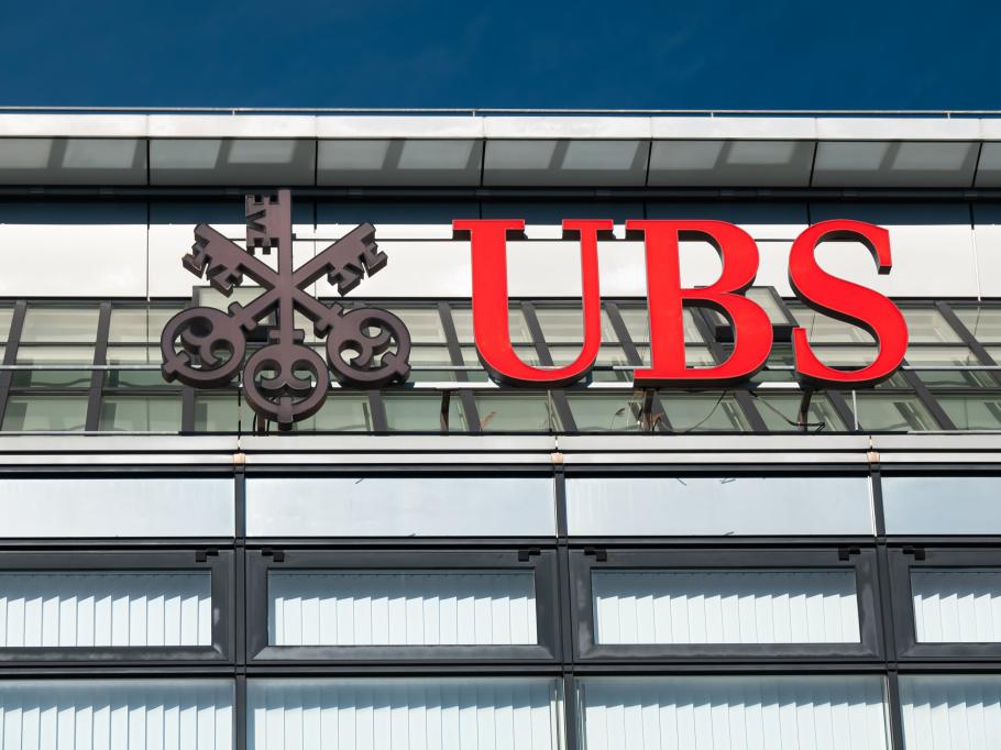 UBS a cumpărat Credit Suisse, aflat în pragul colapsului după problemele de pe bursă UBS a cumpărat Credit Suisse, aflat în pragul colapsului după problemele de pe bursă