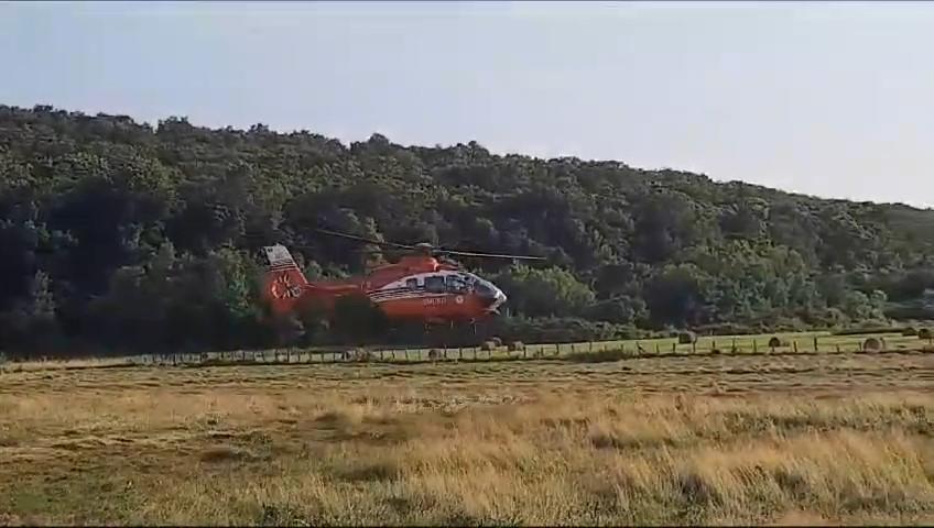 Un băiat de 16 ani a rămas blocat într-un utilaj agricol, în Timiş. Tânărul inconştient a fost preluat cu urgenţă de elicopterul SMURD