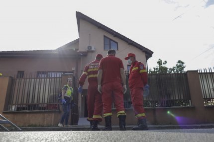 Ce profit au căminele de bătrâni: afacerile au explodat în ultimii ani. Au în medie 3 angajaţi pe azil. Decreţeii, o bombă cu ceas