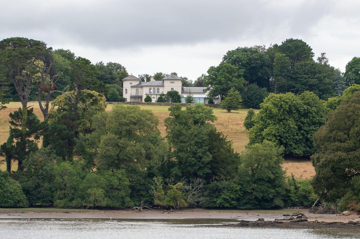 Incident desprins din romanele Agathei Christie. Peste 100 de turişti, blocaţi în fosta locuinţă a scriitoarei: "Este cam sumbru"