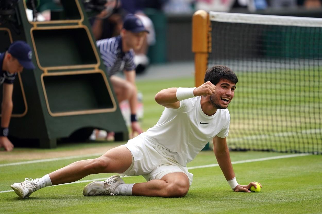 Carlos Alcaraz l-a învins pe Novak Djokovic la Wimbledon 2023