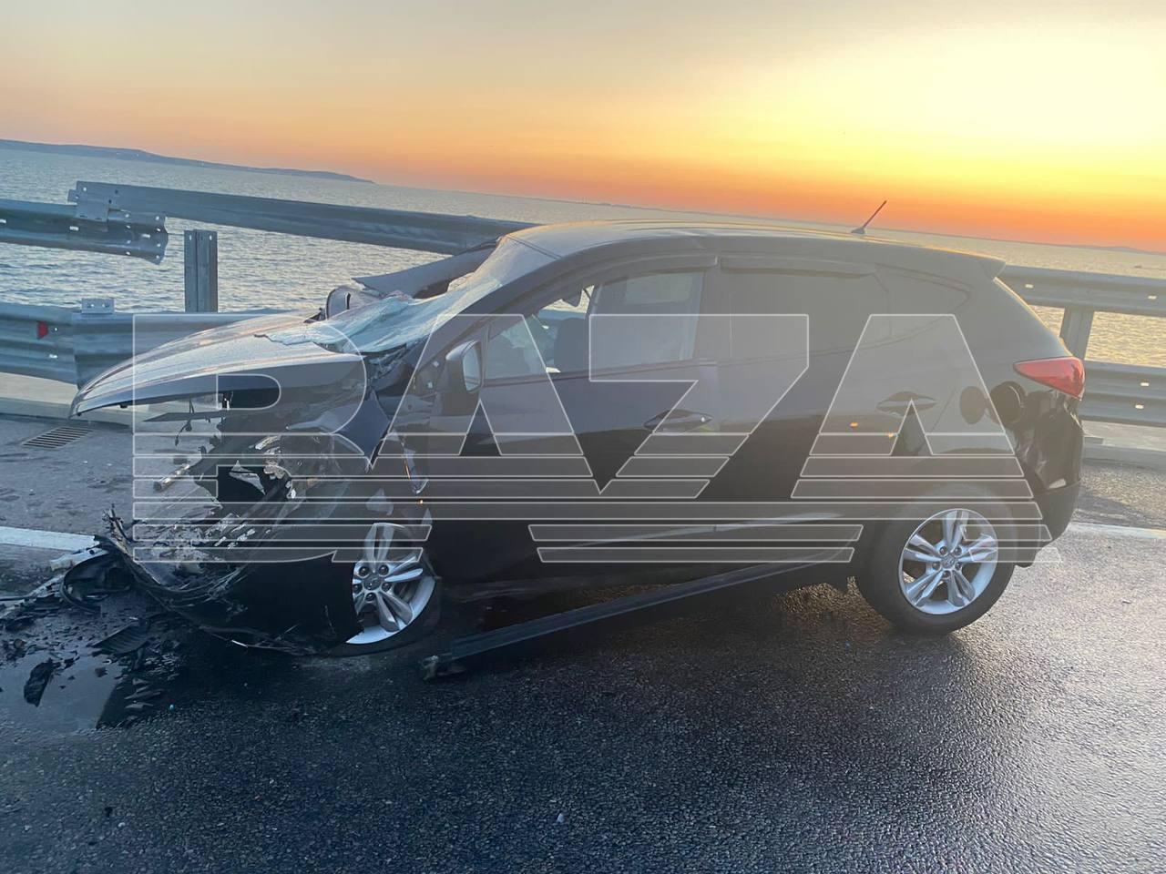 Primele imagini cu Podul Kerci, lovit. O secţiune s-a prăbuşit, a doua a fost avariată.