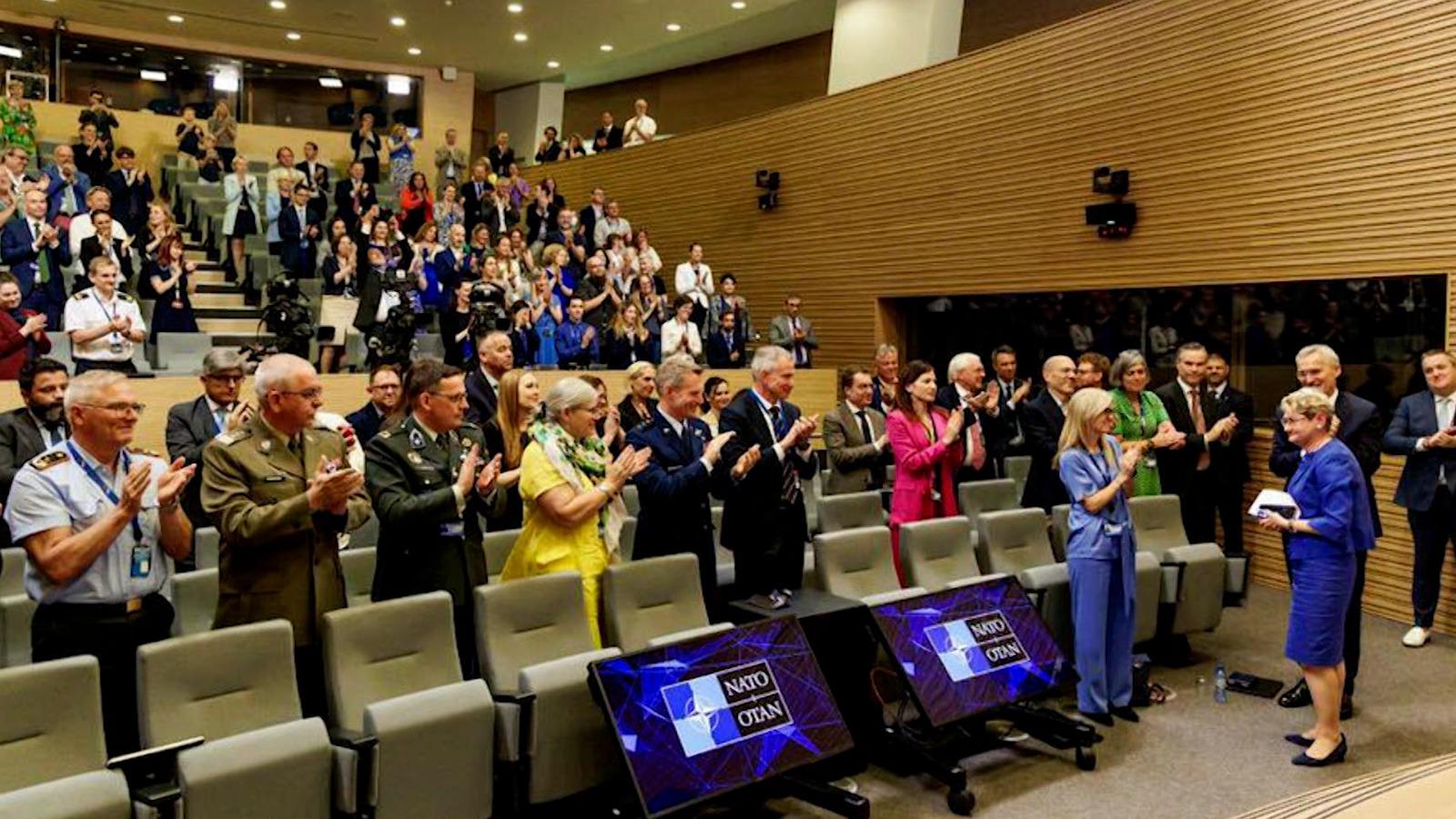 Oana Lungescu va părăsi funcţia de purtător de cuvânt al NATO. Românca a fost desemnată în 2016 una dintre cele mai influente femei de la Bruxelles