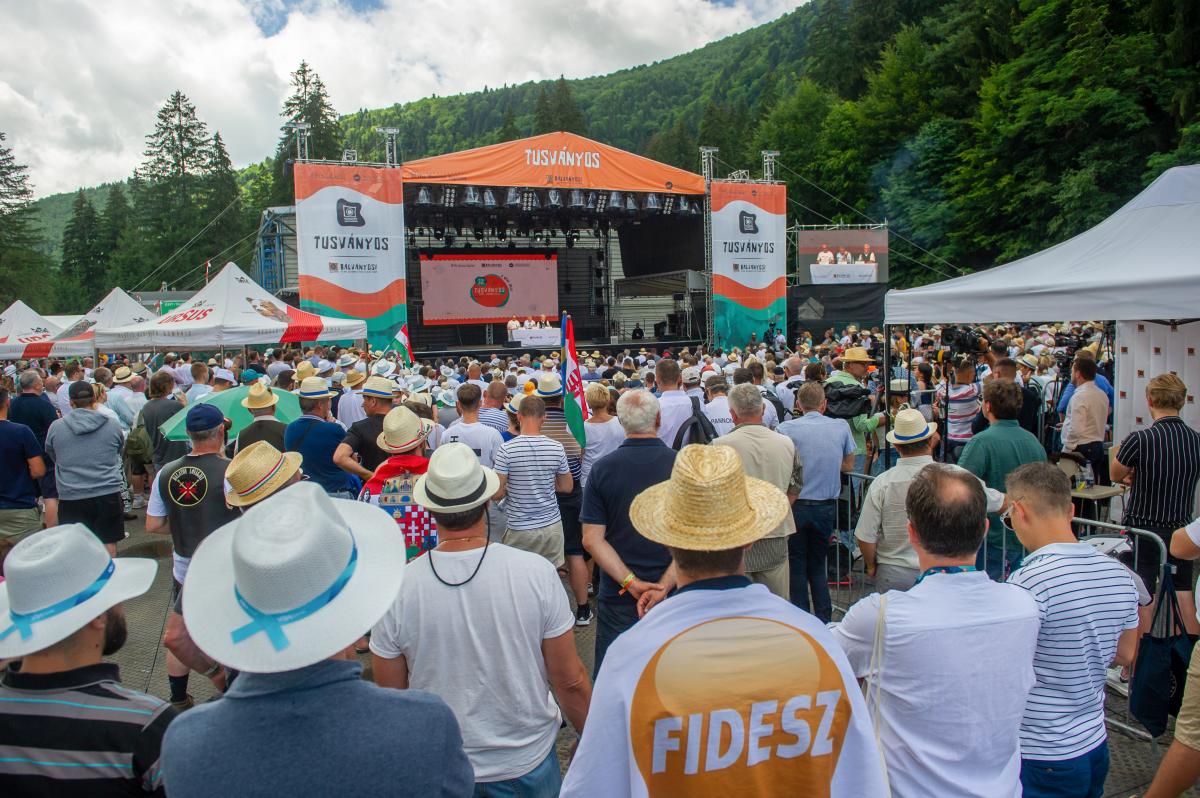 Măsuri sporite de securitate la Băile Tuşnad. Peste 5.000 de persoane, înregistrate pentru discursul premierul ungar Viktor Orban Măsuri sporite de securitate la Băile Tuşnad. Peste 5.000 de persoane, înregistrate pentru discursul premierul ungar Viktor Orban