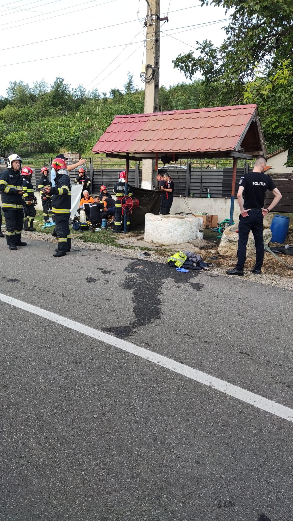 Trei persoane, scoase inconștiente dintr-o fântână din Buzău. Una dintre victime, transportată cu elicopterul SMURD la spital
