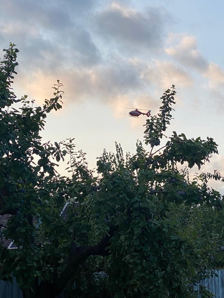 Trei persoane, scoase inconștiente dintr-o fântână din Buzău. Una dintre victime, transportată cu elicopterul SMURD la spital