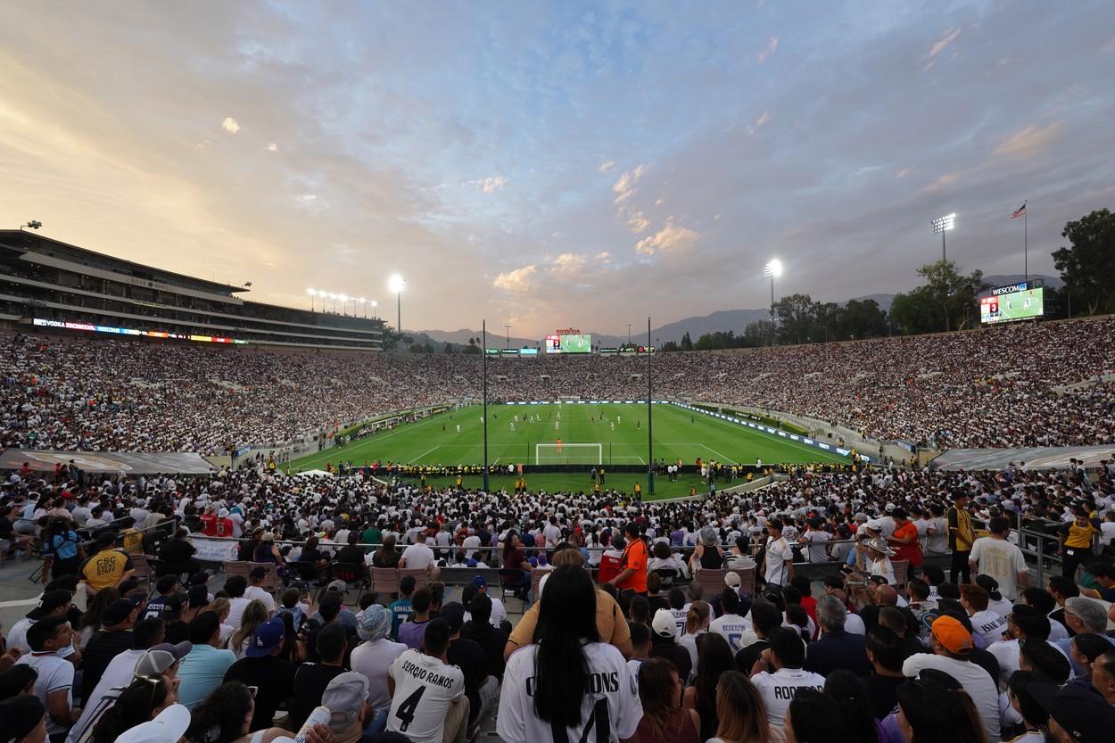 Real Madrid - AC Milan 3-2, într-un meci amical disputat în SUA. 70.000 de oameni au fost în tribune