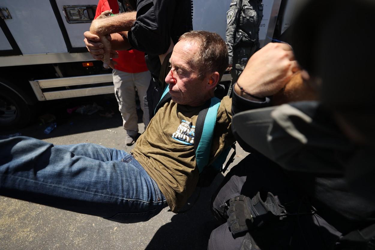 Parlamentul din Israel a adoptat legea controversată care limitează puterea Curţii Supreme. Proteste la Ierusalim