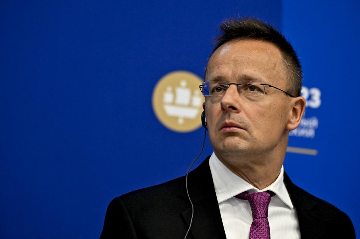Ambasadorul Ungariei, convocat la MAE după discursul lui Viktor Orban. Discuţia a fost "calmă şi politicoasă" Ambasadorul Ungariei, convocat la MAE după discursul lui Viktor Orban. Discuţia a fost "calmă şi politicoasă"