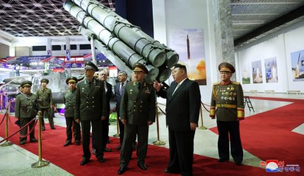 Kim Jong Un şi Serghei Şoigu, la o expoziţie care cuprinde rachete balistice interzise ale Nordului