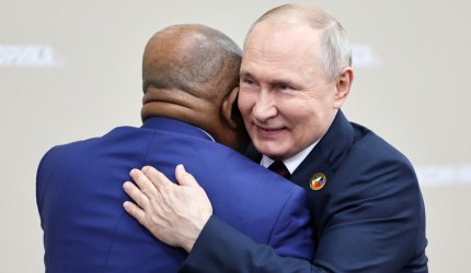 Putin promite că va livra cereale gratuite în şase ţări africane. Declaraţia sa, aplaudată de delegaţiile de la Sankt Petersburg