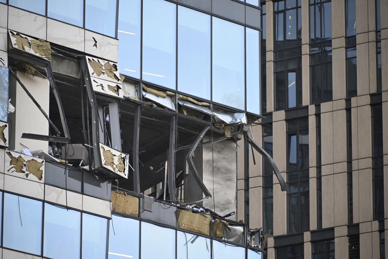 Moscova, atacată cu drone ucrainene, anunţă Ministerul rus al Apărării. Aeroportul Vnukovo, închis temporar. O clădire de birouri a fost avariată