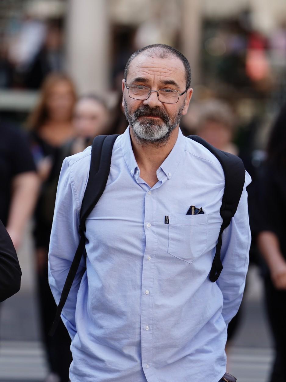 A stat 17 ani în spatele gratiilor pentru un viol pe care nu l-a comis. Acum lasă totul în urmă şi se mută în Amsterdam