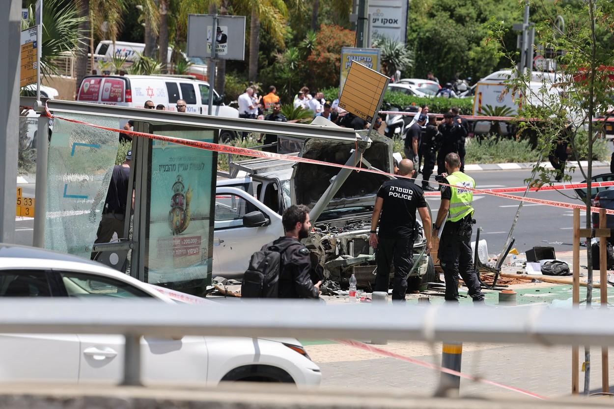 Un bărbat a intrat cu mașina într-o mulțime, în Tel Aviv: mai multe persoane au fost rănite. Șoferul, "neutralizat" la fața locului