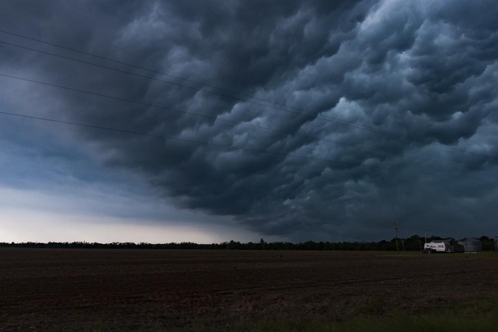 Cod portocaliu de furtuni şi ploi cu fulgere în 22 de judeţe din ţară. Zonele vizate de avertizarea meteo. HARTĂ