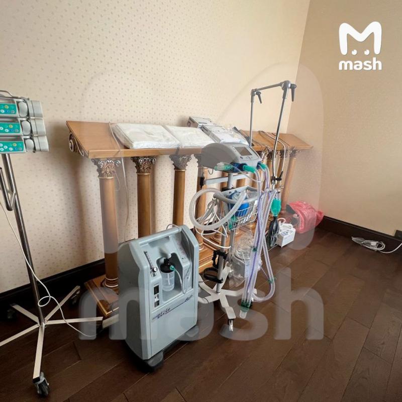 Dulap plin de peruci, teancuri de dolari, lingouri de aur, arme şi faimosul baros. Ce au găsit ruşii în vila lui Prigojin