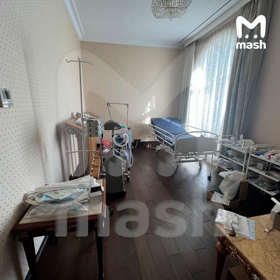 Dulap plin de peruci, teancuri de dolari, lingouri de aur, arme şi faimosul baros. Ce au găsit ruşii în vila lui Prigojin