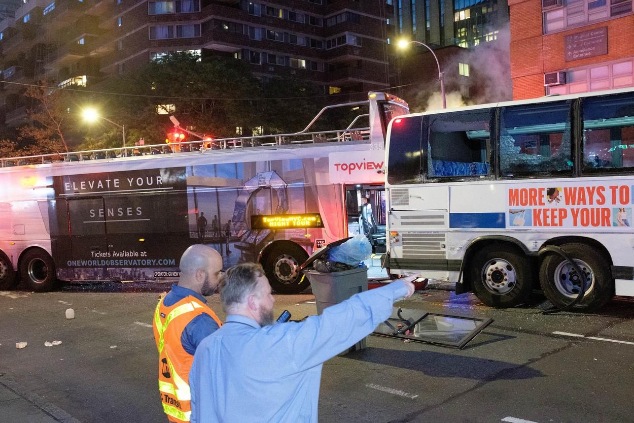 Peste 80 de oameni au fost răniţi, după ce doua autobuze s-au ciocnit puternic în New York. 18 persoane, transportate la spital