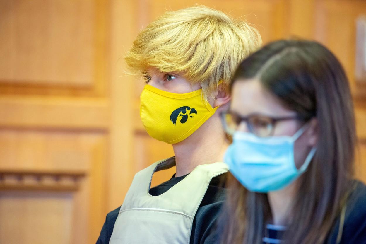 Elev din SUA care şi-a bătut până la moarte profesoara cu o bâtă, condamnat pe viaţă. O atacase din cauza unei note mici